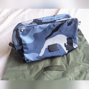 Valentino garavani blue camo rockstud clutch